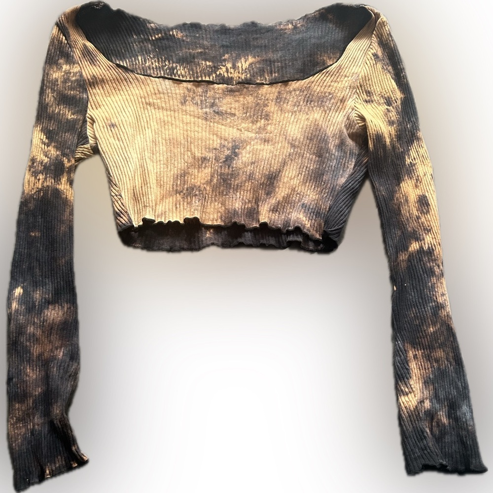 black and brown bleached crop top! size s